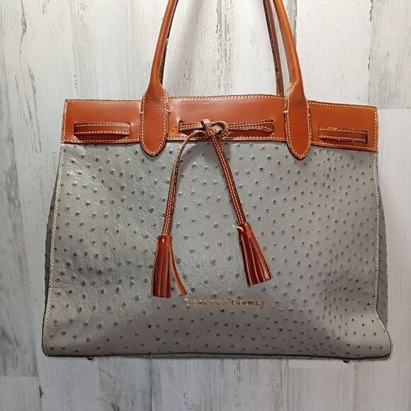 Dooney and Bourke tote excellent condition - Picture 2 of 12